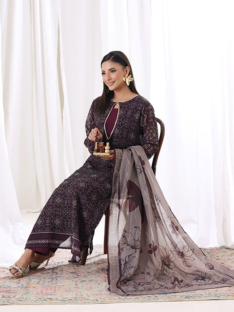Plum Noir Elegance (FR-831)