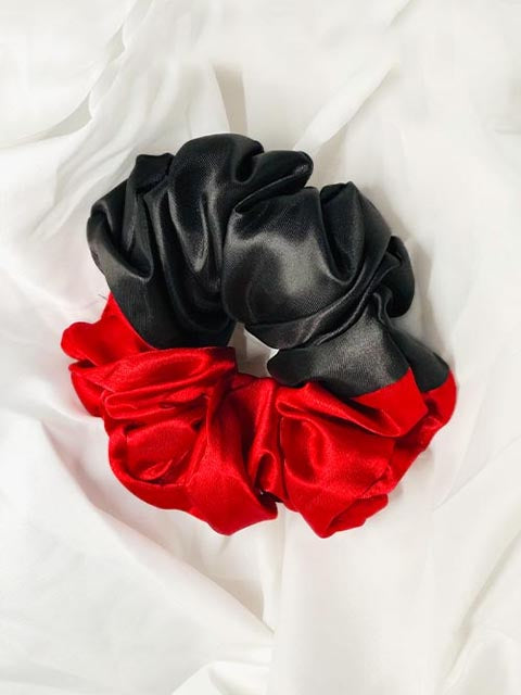 Black Berry Scrunchie (B-65)