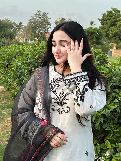 Monochrome Grace (LD-74)